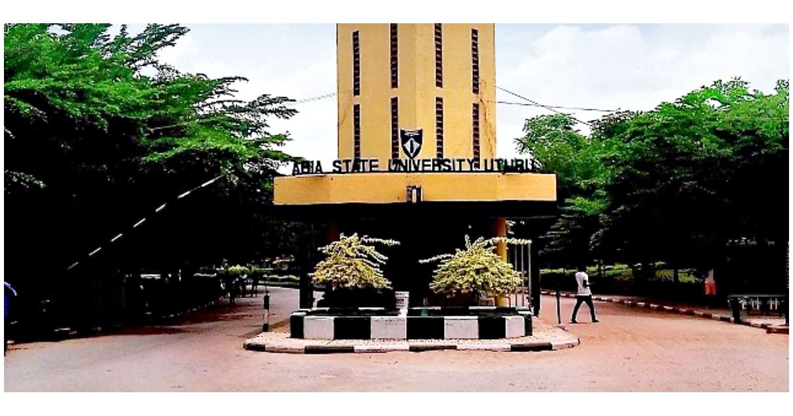 400-level student